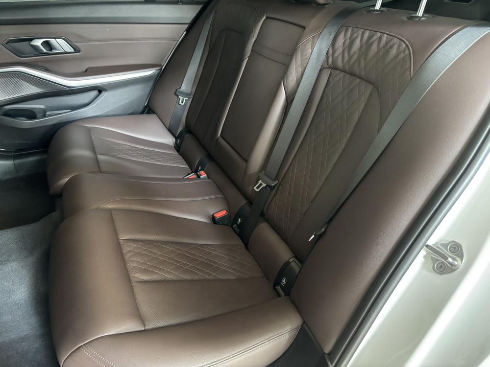 BMW 3 Series 2023 #17 BMW 3 Series 2023 immagine di auto #17
