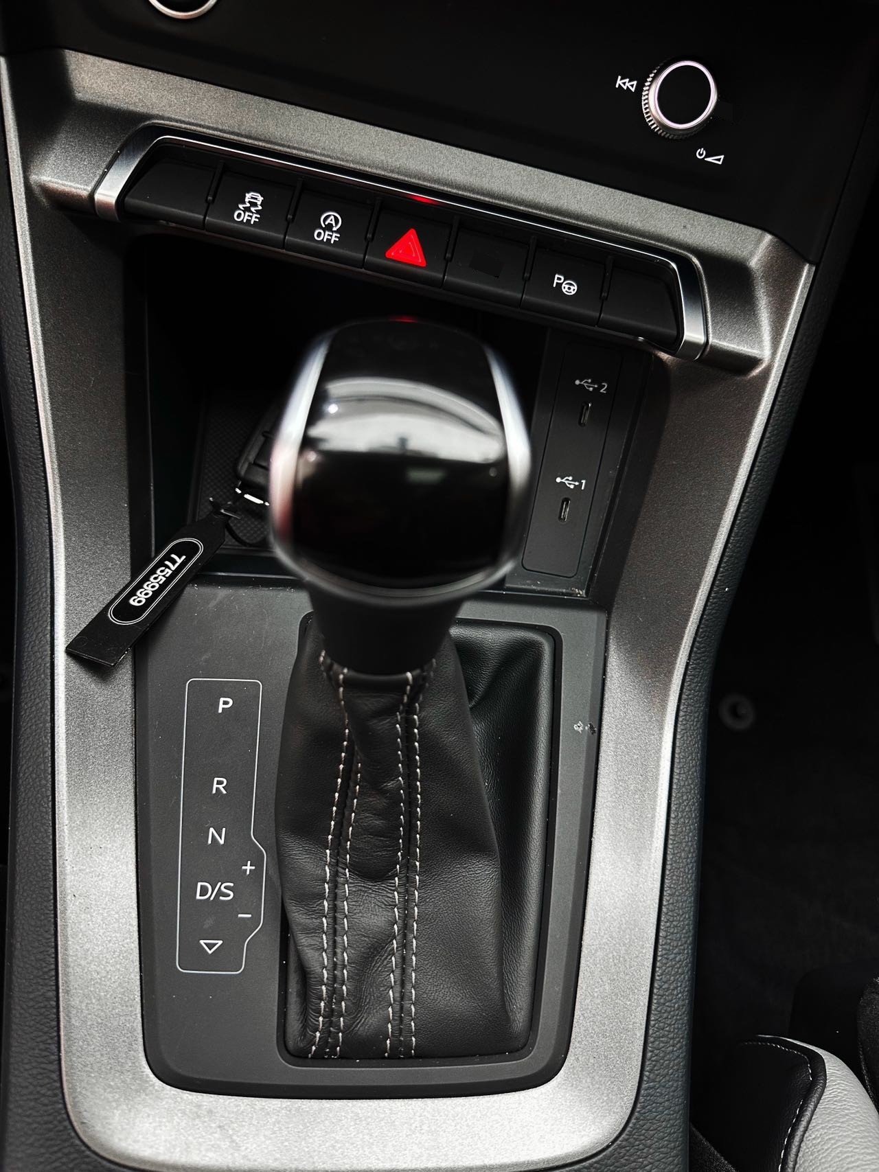 Audi Q3 2022 car image #20