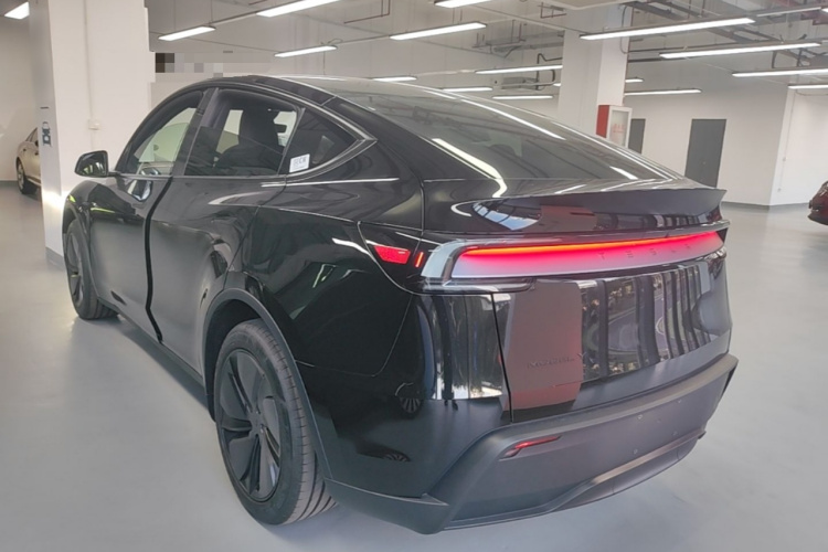 Tesla Model Y 2026 #5 Tesla Model Y 2026 car image #5