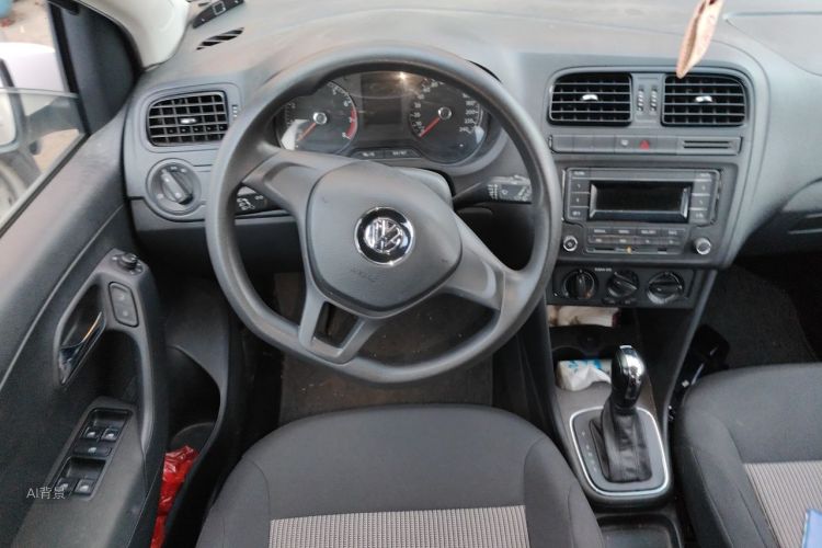 Volkswagen Polo 2017 car image #12