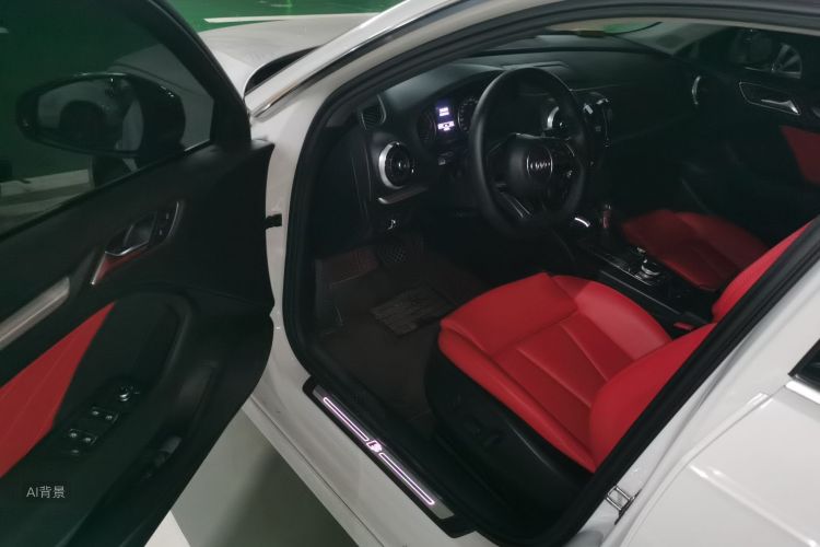 Audi A3 2019 car image #18