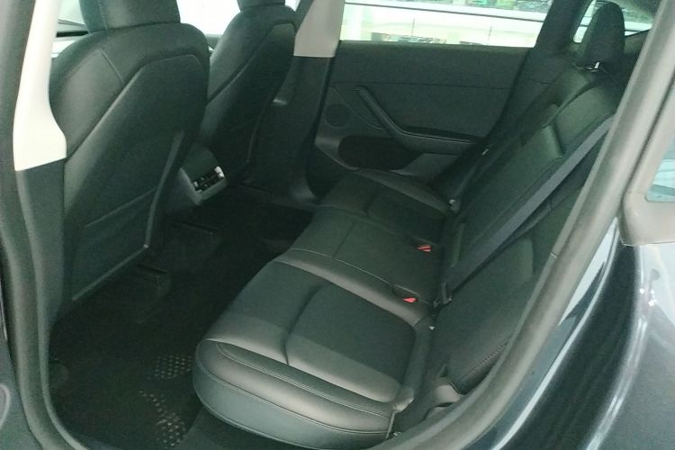 Tesla Model Y 2025 #17 Tesla Model Y 2025 car image #17