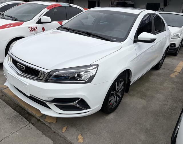 GEELY Emgrand 2019 #13 GEELY Emgrand 2019 car image #13