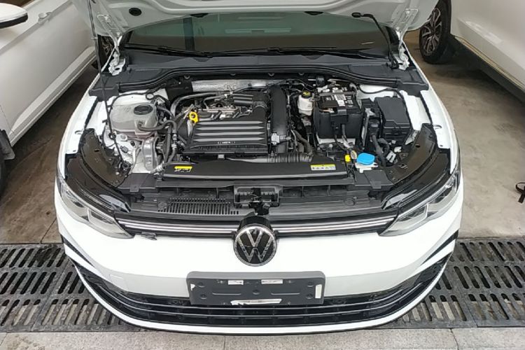Volkswagen Golf 2023 car image #20