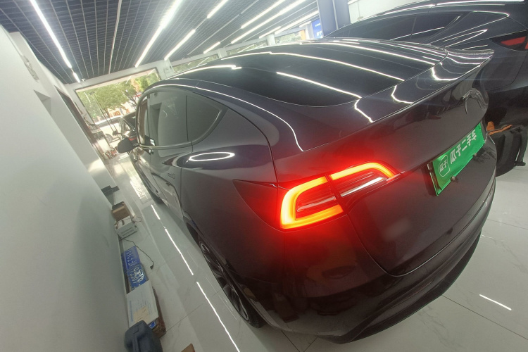 Tesla Model Y 2022 image de voiture #7