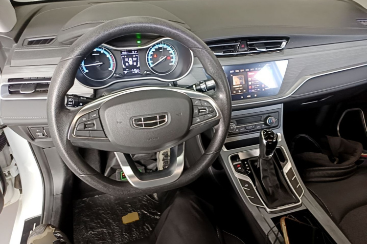 GEELY Emgrand 2021 car image #11