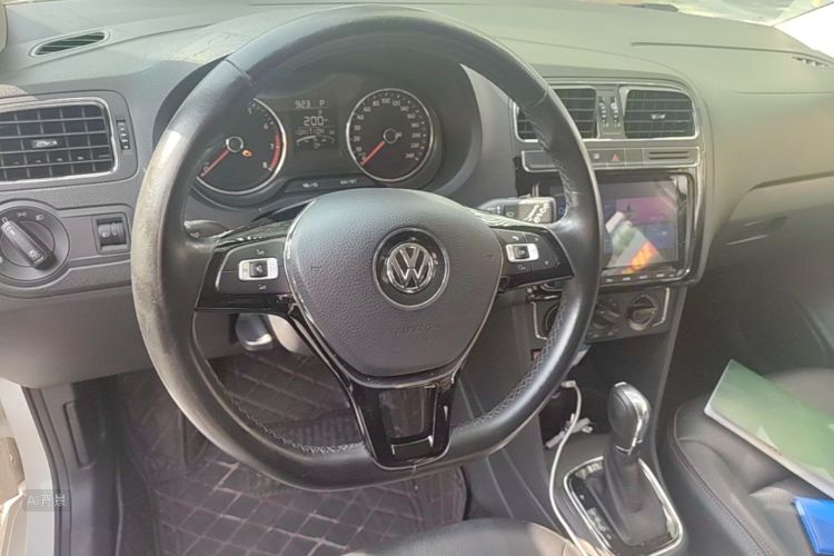 Volkswagen Polo 2016 #12 Volkswagen Polo 2016 car image #12