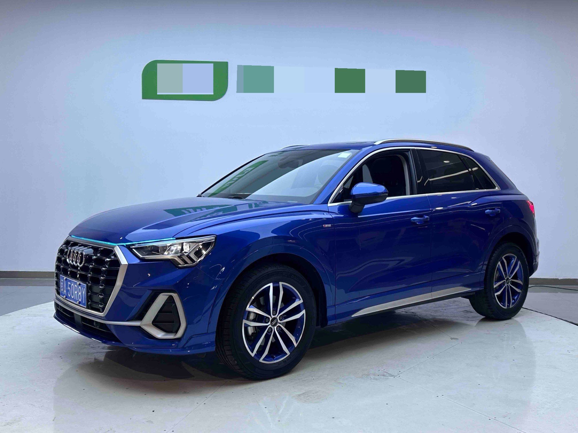Audi Q3 2022 car image 