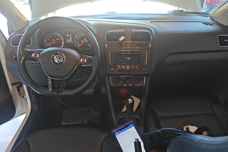 Volkswagen Polo 2017 #10 Volkswagen Polo 2017 car image #10