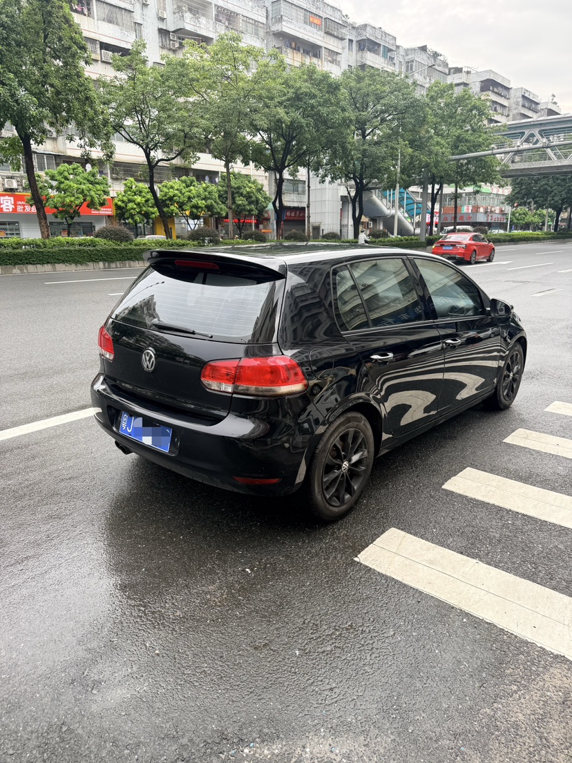 Volkswagen Golf 2012 car image #8