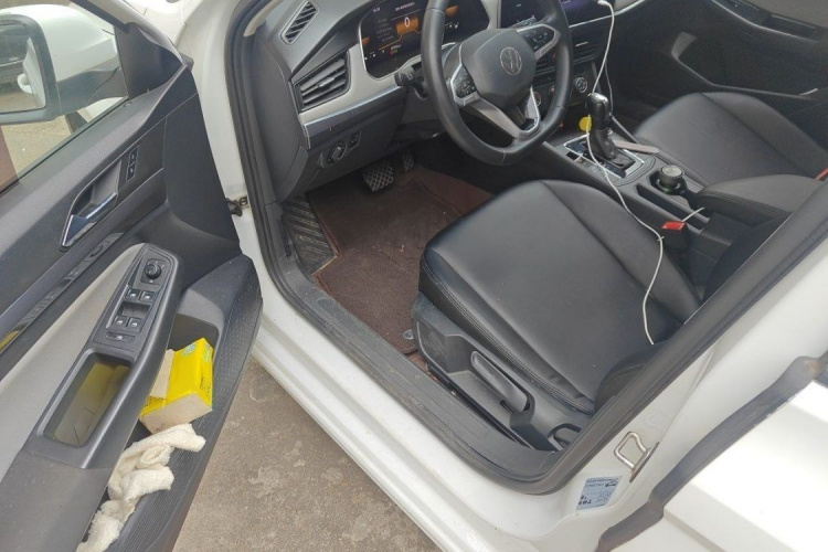 Volkswagen Bora 2023 car image #13