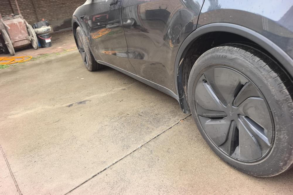 Tesla Model Y 2025 car image #7