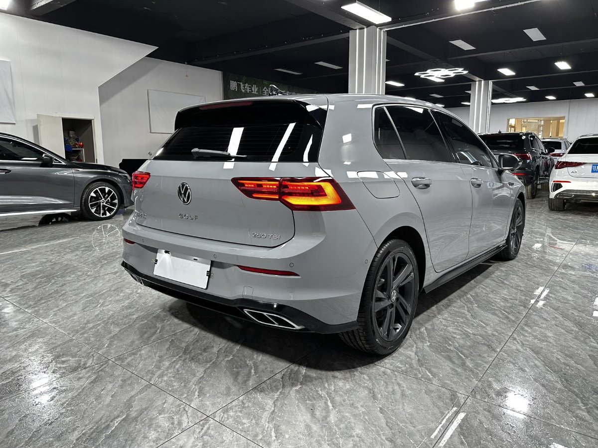 Volkswagen Golf 2023 car image #7