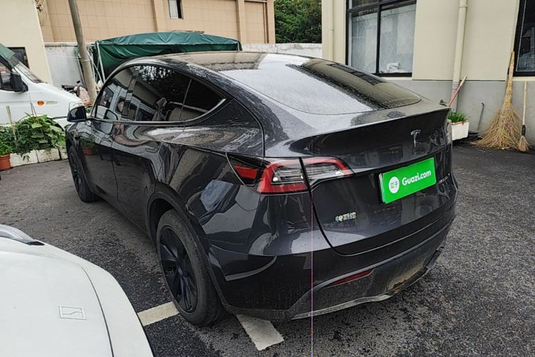 Tesla Model Y 2024 car image #5