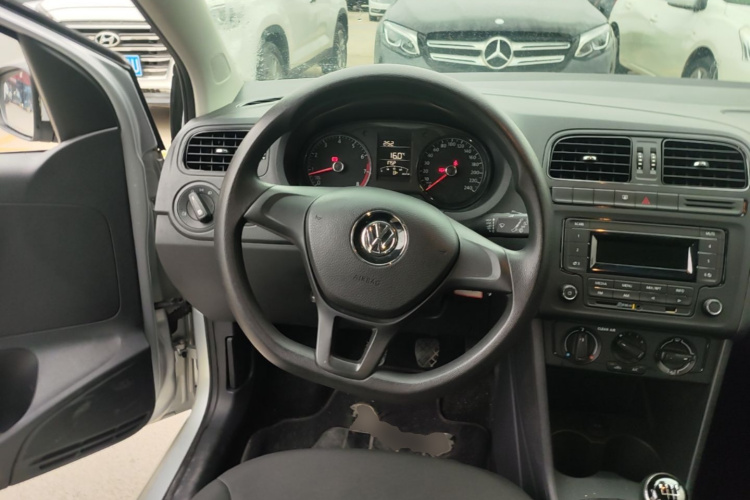 Volkswagen Polo 2017 #11 Volkswagen Polo 2017 car image #11