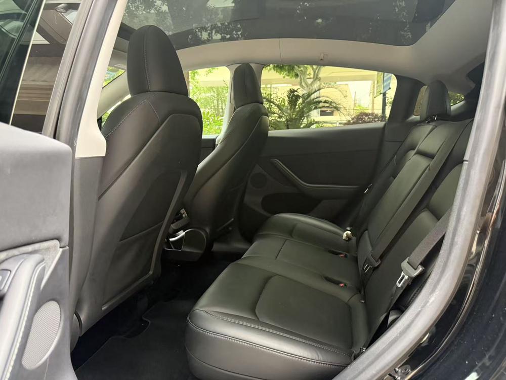 Tesla Model Y 2023 car image #15