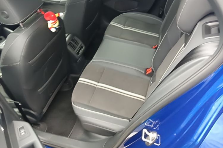 Volkswagen Golf 2021 car image #19