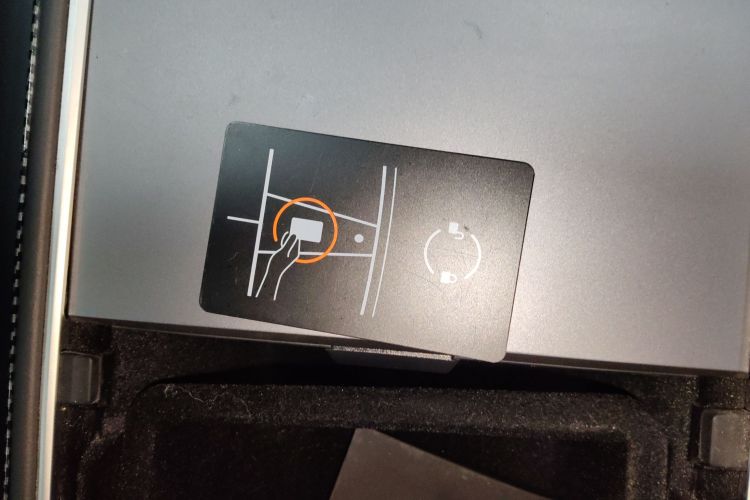 Tesla Model Y 2023 car image #9