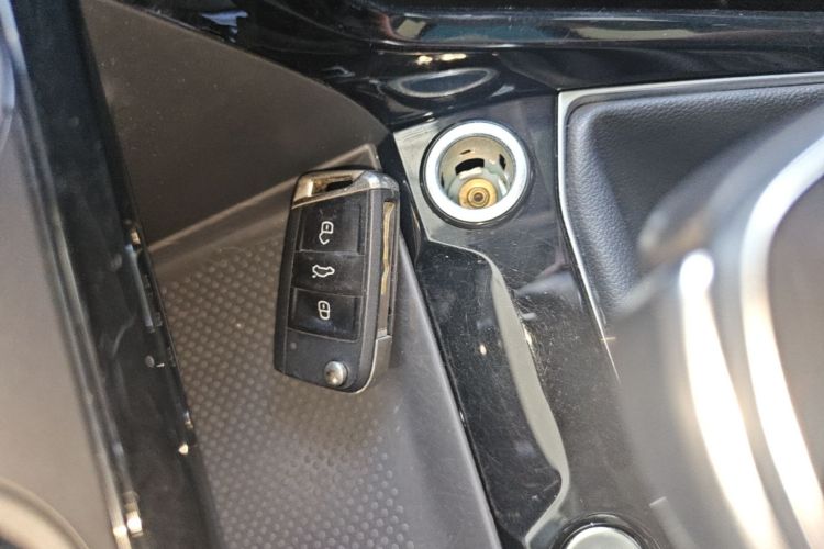 Volkswagen Tacqua 2024 immagine di auto #9
