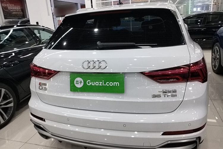 Audi Q3 2022 car image #4