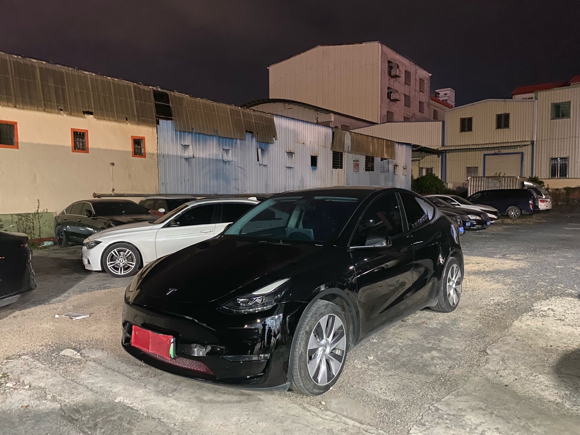 Tesla Model Y 2022 Tesla Model Y 2022 car image