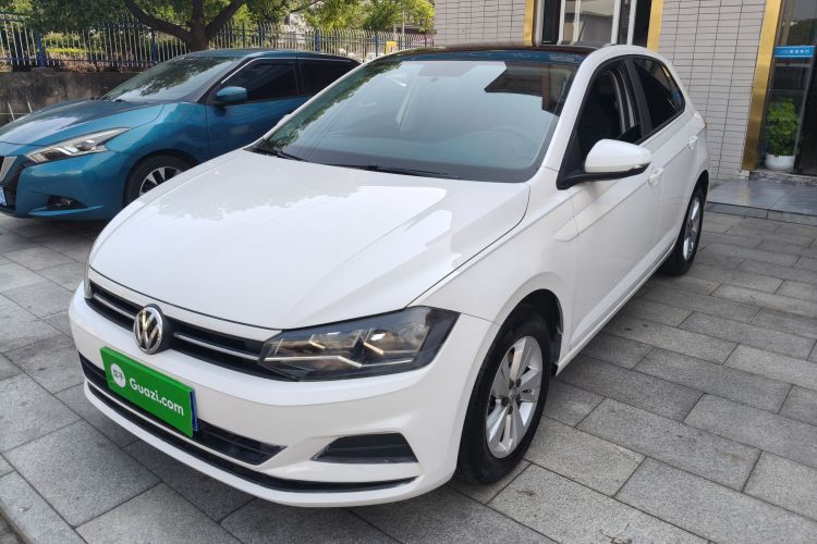 Volkswagen Polo 2021 car image #2