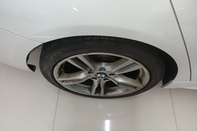 BMW 3 Series 2018 #10 BMW 3 Series 2018 صورة سيارة #10