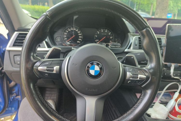BMW 3 Series 2018 car image #12