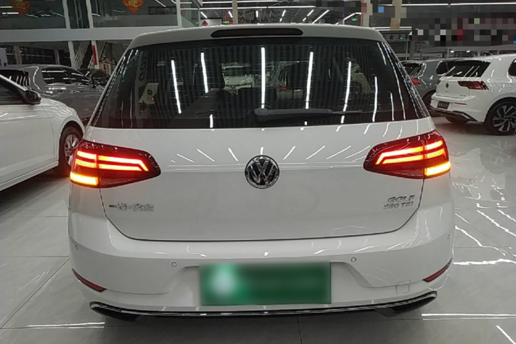 Volkswagen Golf 2019 car image #4