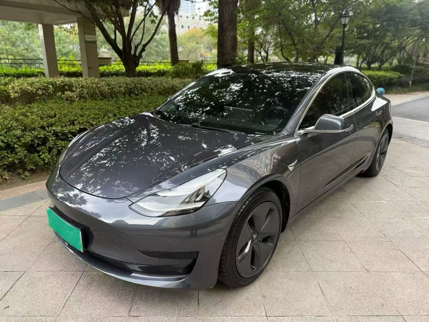 Tesla Model 3 2020 car image 