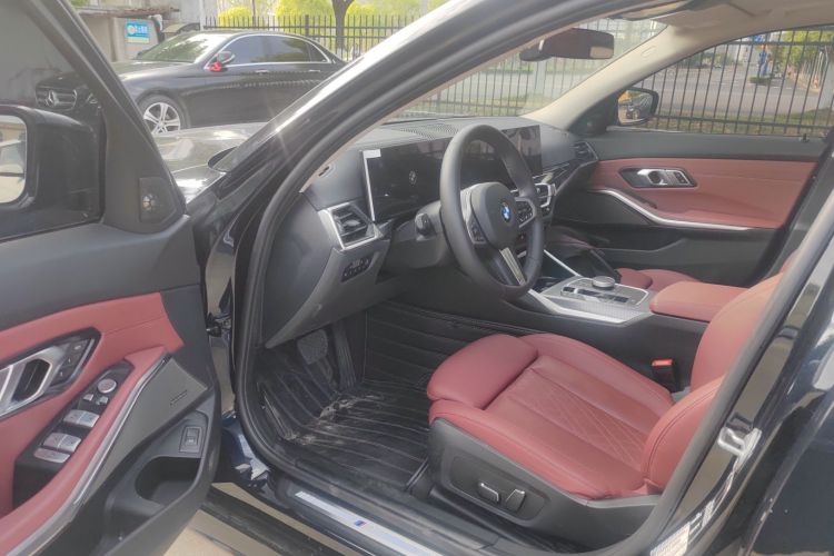 BMW 3 Series 2024 imagen de coche #16