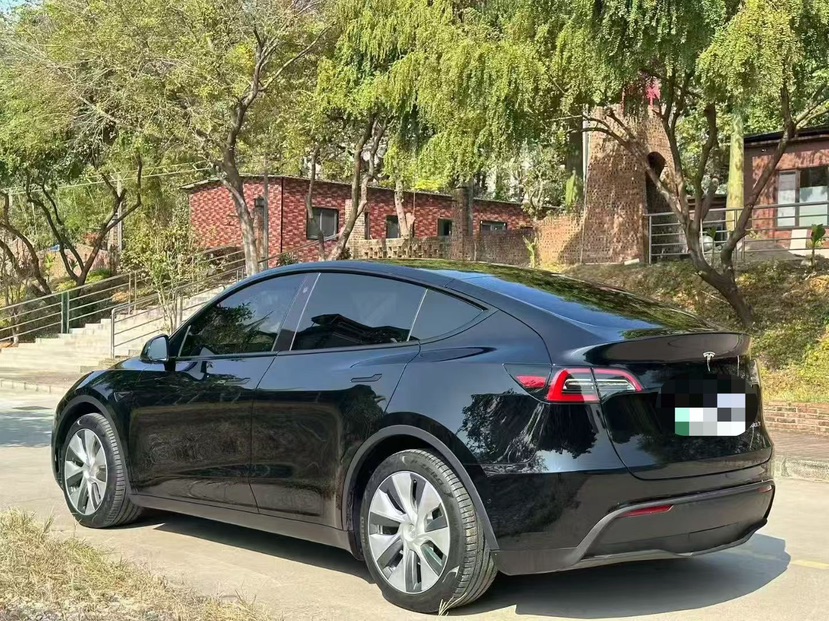 Tesla Model Y 2022 #6 Tesla Model Y 2022 car image #6