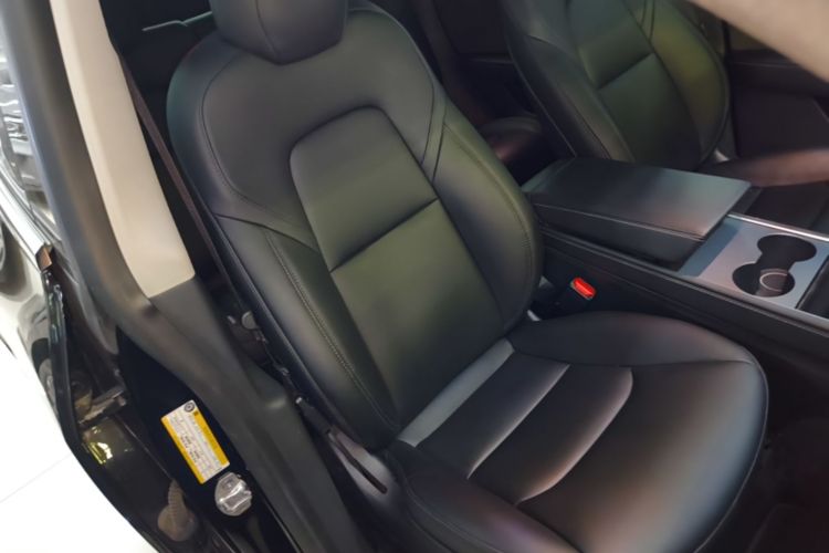 Tesla Model Y 2022 car image #24