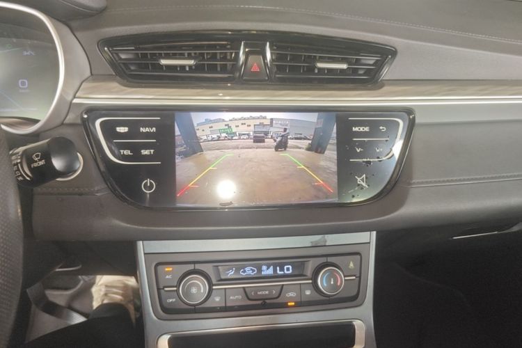 GEELY Emgrand 2019 car image #15