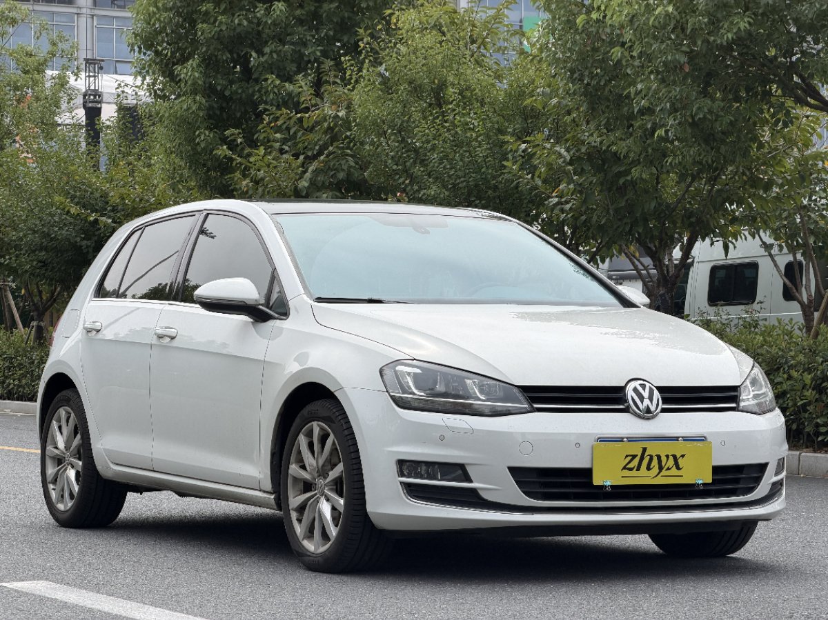 Volkswagen Golf 2014 car image #2