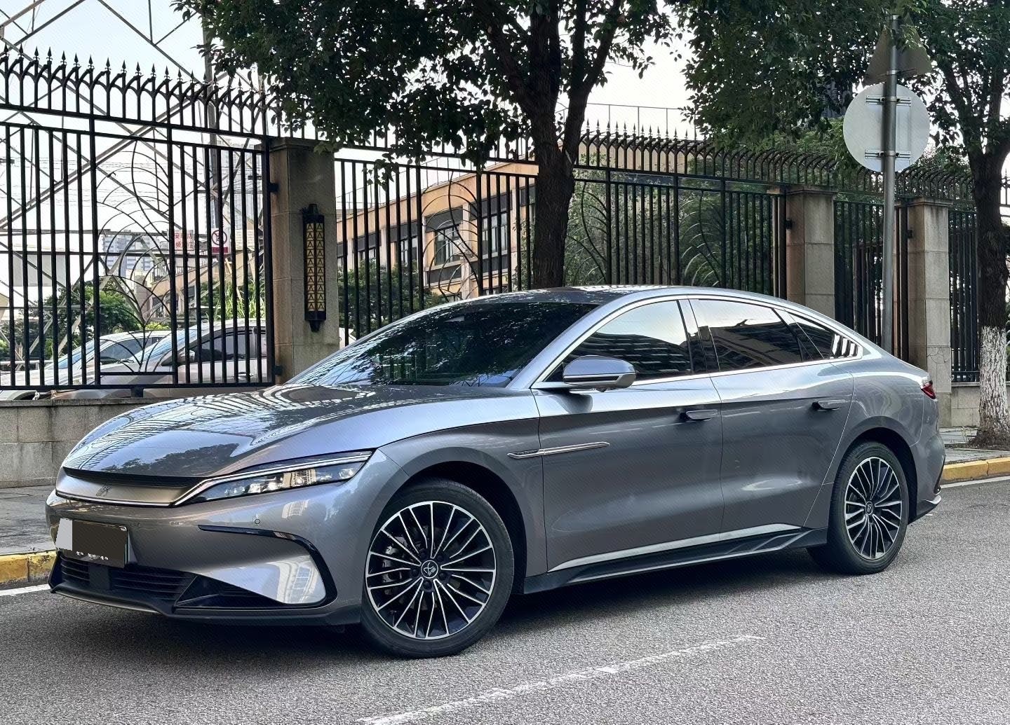 BYD Han 2024 car image 