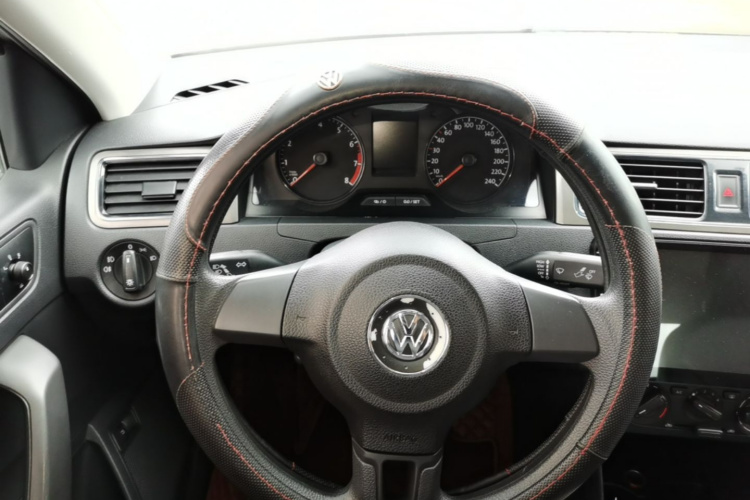 Volkswagen Santana 2016 car image #11