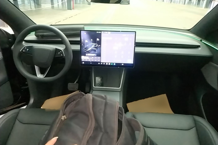 Tesla Model Y 2026 #10 Tesla Model Y 2026 immagine di auto #10