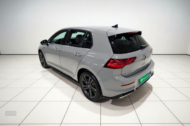 Volkswagen Golf 2023 car image #5