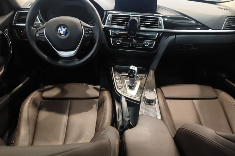 BMW 3 Series 2019 #10 BMW 3 Series 2019 car image #10