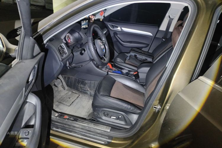 Audi Q3 2017 car image #18