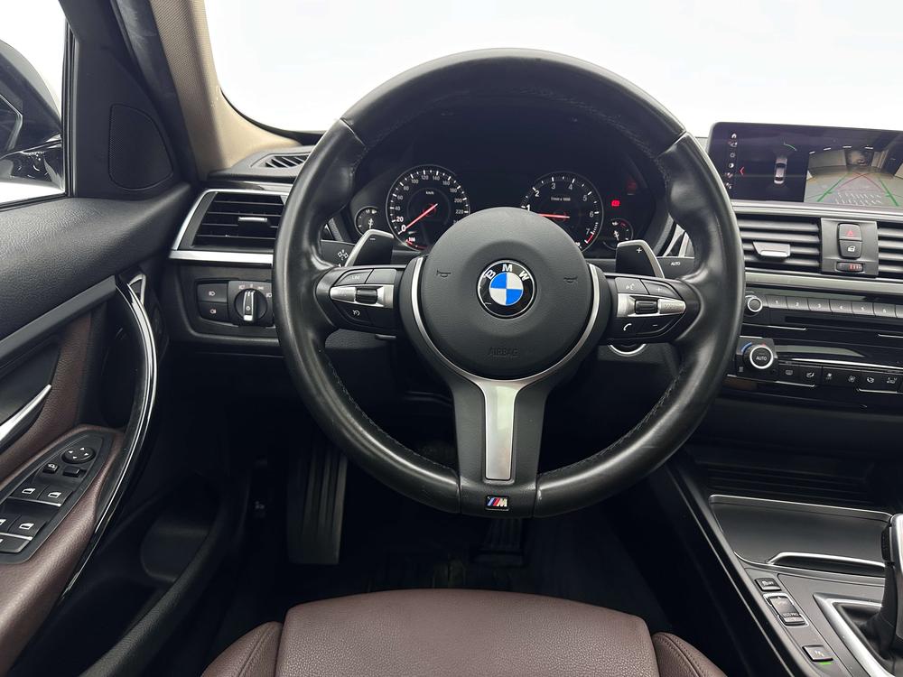 BMW 3 Series 2017 car image #21