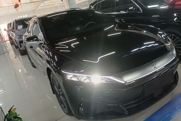 BYD Han 2025 #4 BYD Han 2025 car image #4