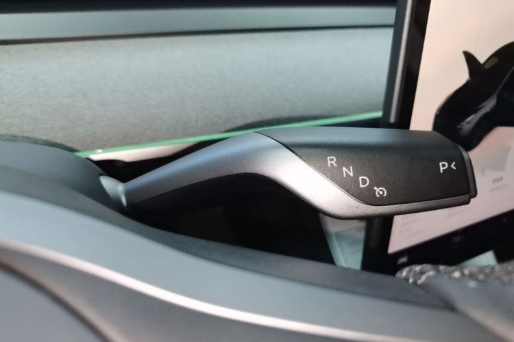 Tesla Model Y 2024 #14 Tesla Model Y 2024 car image #14