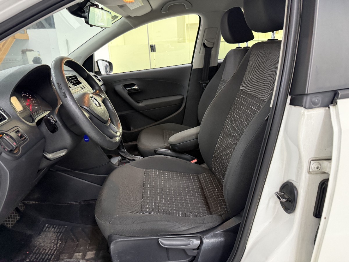 Volkswagen Polo 2015 #6 Volkswagen Polo 2015 car image #6