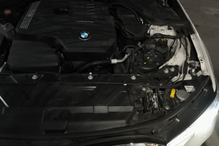 BMW 3 Series 2020 car image #25