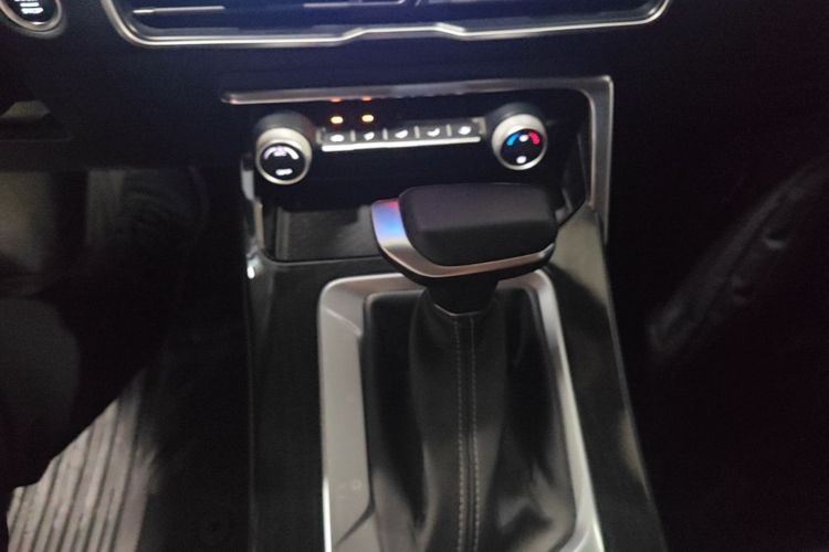 GEELY Coolray 2025 #14 GEELY Coolray 2025 car image #14