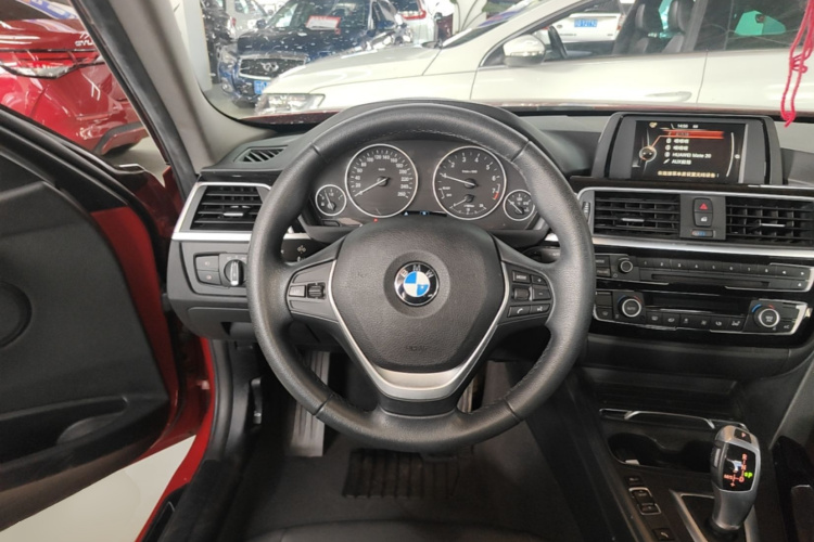 BMW 3 Series 2017 car image #15