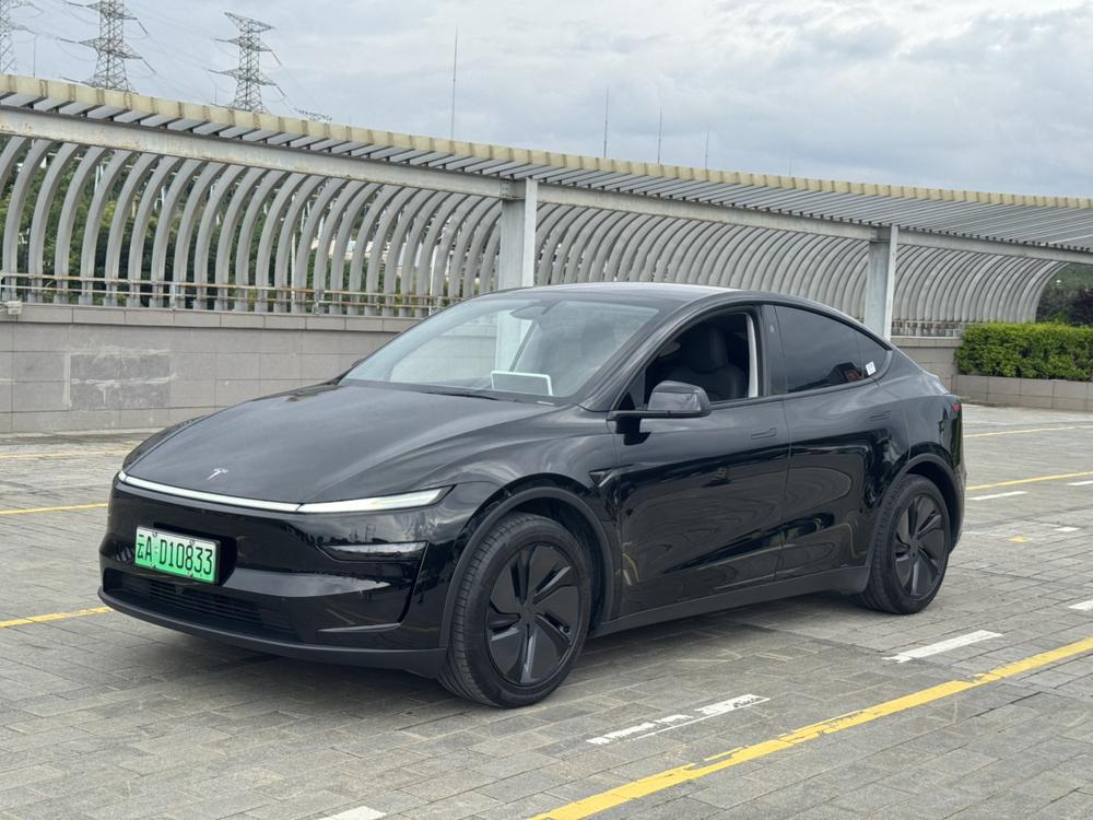 Tesla Model Y 2025 Tesla Model Y 2025 immagine di auto