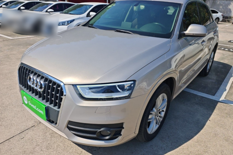 Audi Q3 2015 car image #2